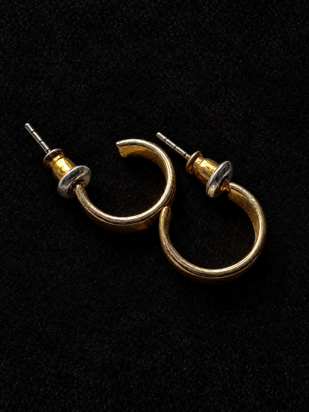 ⚜️ Gold-Tone Hoop Earrings | Everyday Mini Hoops | Post 💗